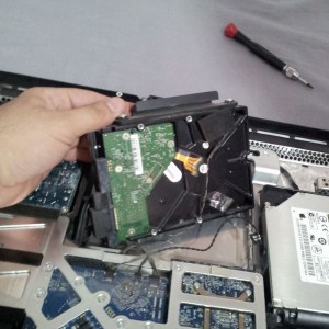Extrayendo del iMac el HDD